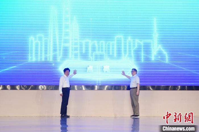 第十七届上海教育博览会开幕 “互联网+”带来全新体验