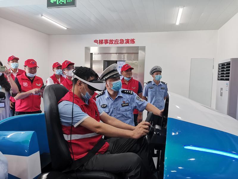VR体验、交警授课！坪山区开展重点车辆驾驶人员“双基地”实训