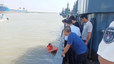 珠海云洲水面救生机器人“海豚1号”首次应用于海洋渔业