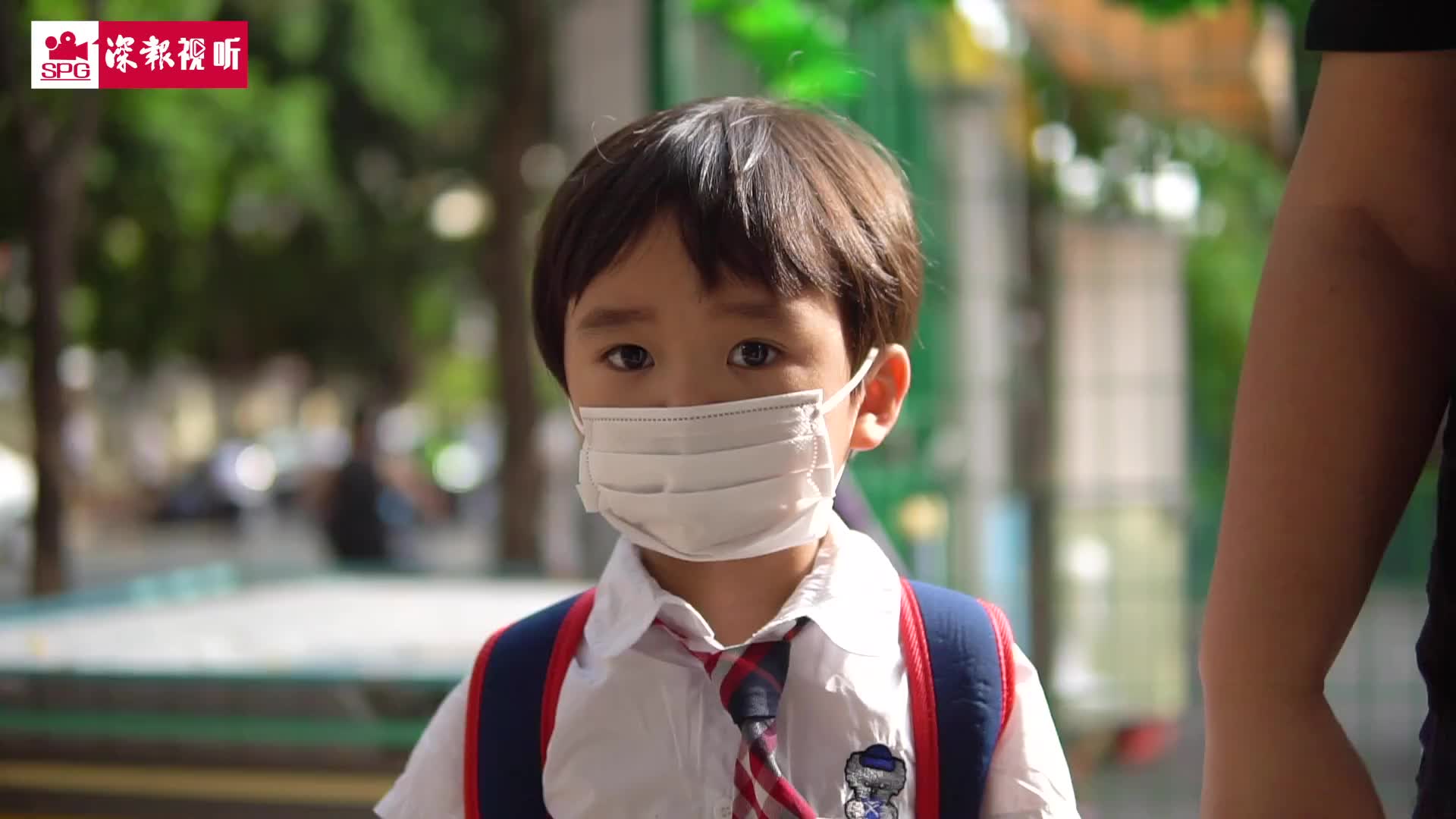 采访翻车现场有多搞笑 看记者大战小学生