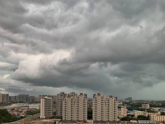 广东今日仍有强降雨来袭，珠三角等局地有暴雨或大暴雨