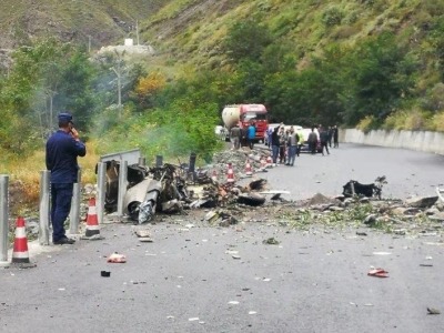四川阿坝黑水县一直升机坠落，目击者：有驾乘人员受伤
