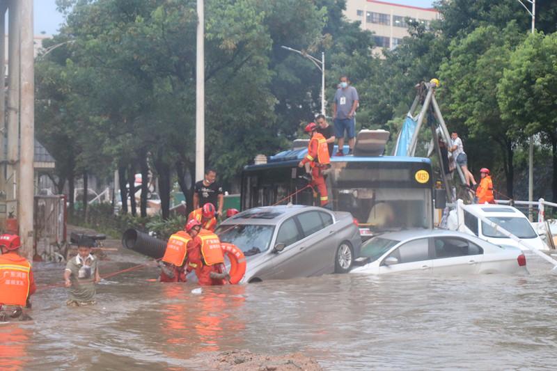 昨日暴雨致宝安多处发生内涝，今日仍有阵雨或雷阵雨