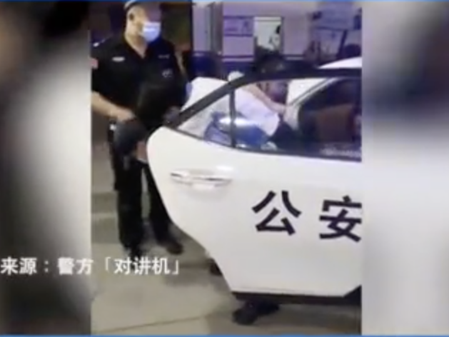 深圳一学生突然昏迷倒地，警车秒变救护车