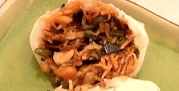 万物皆可“馅儿”，月饼终于对螺蛳粉下手了