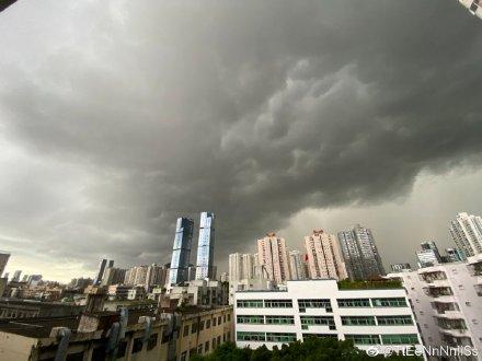 “下班雨”到货啦！大片上演，又是被迫加班的一天