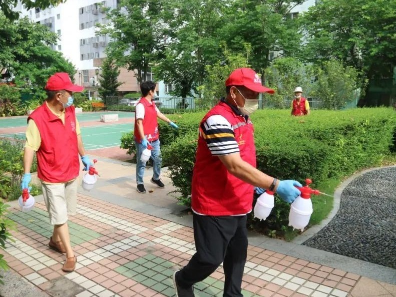 助力创文 罗湖龙湖社区开展第二期清洁卫生运动