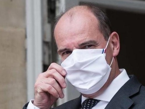 法国总理首次病毒检测为阴性，因与感染者接触而接受隔离