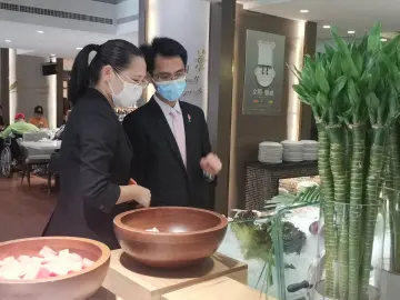 简餐、n-1、套餐、称重……  我市餐饮名企纷纷亮出制止餐饮浪费好招