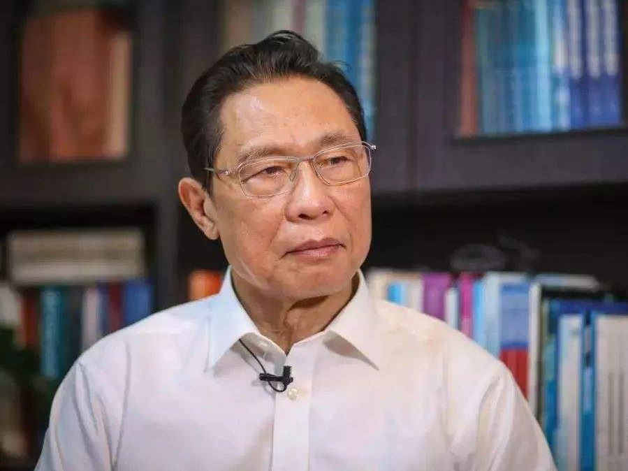 向“共和国勋章”获得者钟南山致敬！