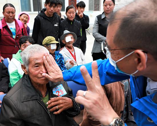 深圳“光明行”点亮西藏雪域察隅