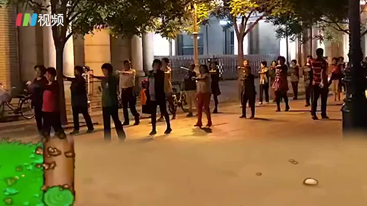 涨姿势！奇怪的广场舞又双叒叕增加了