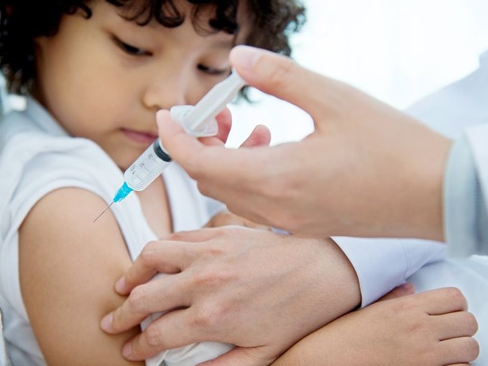专家：秋季流感爆发前，儿童接种流感疫苗是最有效的防护手段