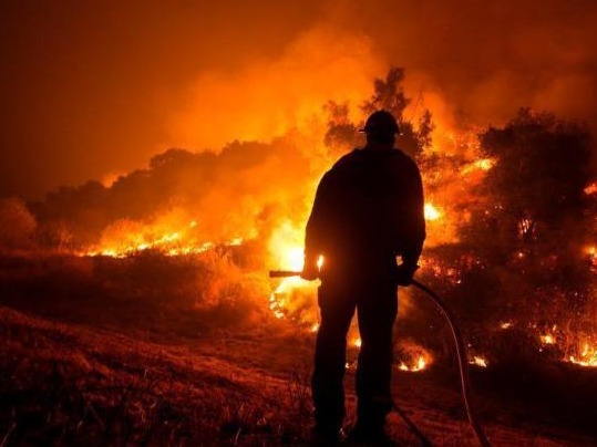 至少36人死亡 10个州87场大火 美国山火破坏性远超想象…… 