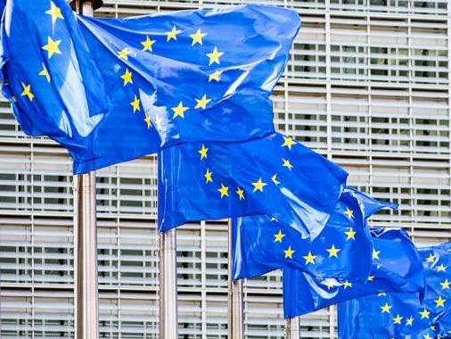 欧盟将对侵犯乌克兰领土完整的制裁再延长6个月，至明年3月