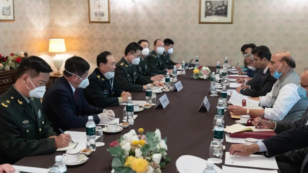 中印国防部长在莫斯科举行会晤