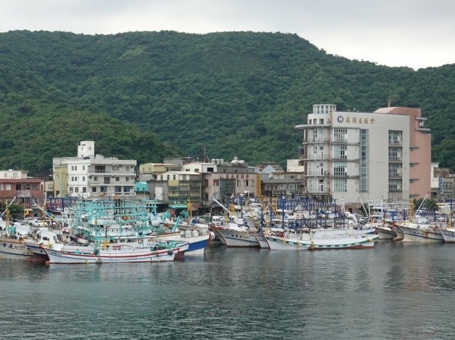 台湾渔船钓鱼岛附近作业时被日本公务船冲撞 