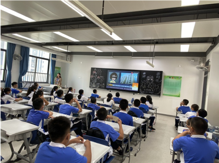 坪山实验学校“开学第一课”，禁毒教育“打头阵”