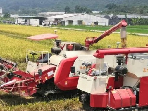 北斗、5G加持无人驾驶农机：首次完成水稻“耕种管收”