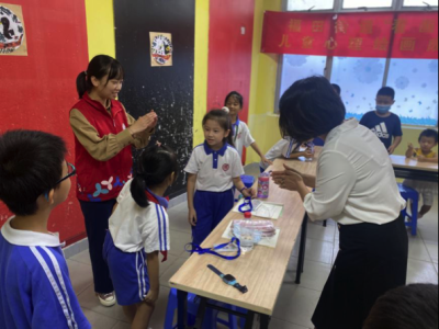 通过绘画倾听孩子内心  福山社区开展“看画识童心”关爱活动