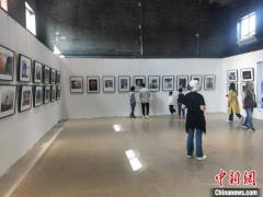中国摄影人的一次聚焦：用镜头记录全民抗“疫”