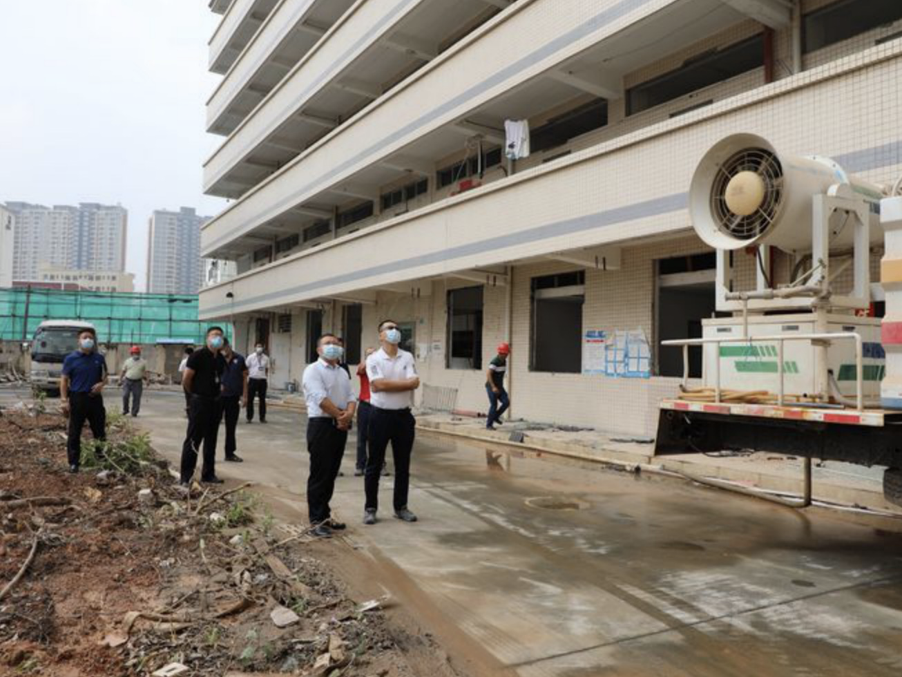 福城街道攻坚不断，一日拆违7800平米