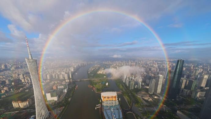 超美！广州上空出现震撼一幕，有网友拍到双圆彩虹！