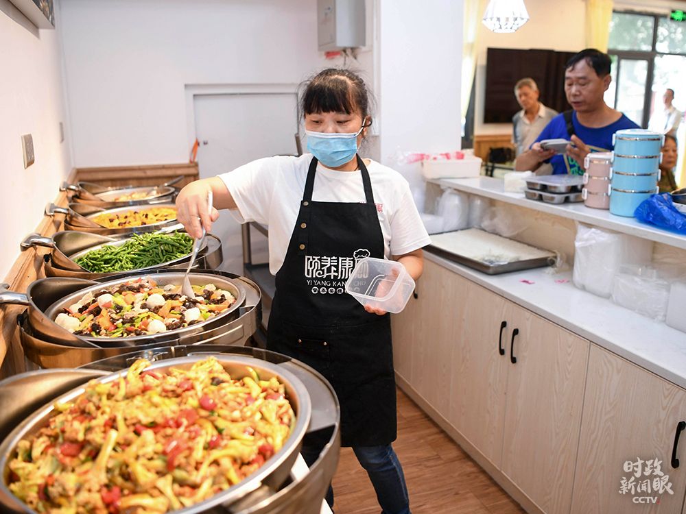 时政新闻眼丨从三个关键词，读懂这场不一般的基层代表座谈会