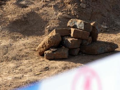 甘肃天水修路挖毁古墓，媒体：绝不能让历史文物损毁在推土机下