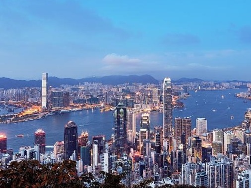 香港新增10例新冠确诊病例，其中1例为本土病例