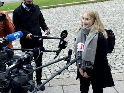 芬兰16岁女孩担任“一日总理”，呼吁科技领域实现性别平等