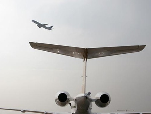 民航局对东航首尔至上海MU5042航班实施熔断并取消奖励航班