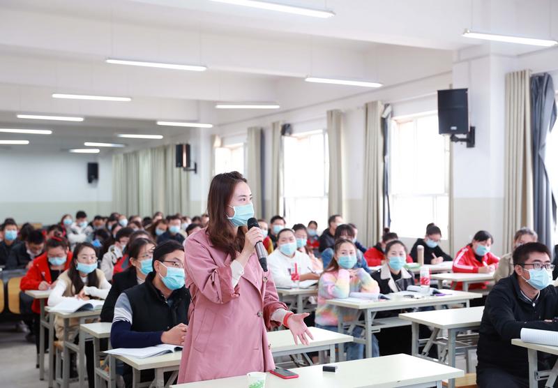 宝安区实验学校教师团到喀什开展学术交流