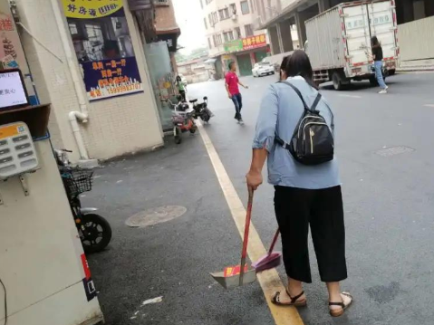 垃圾分类执法新招：朋友圈“晒”处罚求点赞，“1+3”套餐任君选