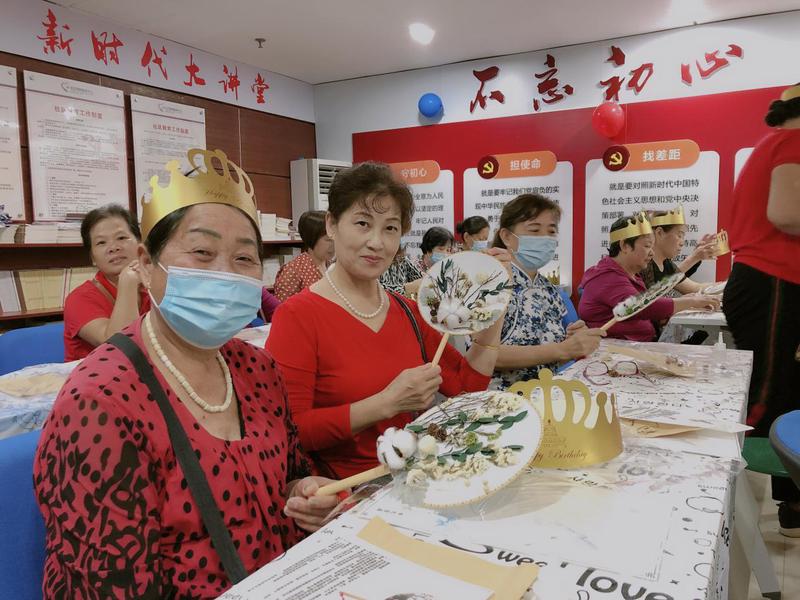 新谊社区长者DIY生日会举行