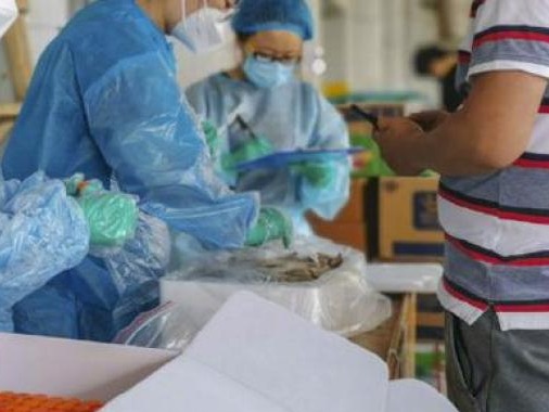 新疆抽调600余名核酸检测人员紧急支援喀什 