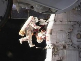 航天人士：国际空间站俄罗斯舱段裂缝长2至4厘米 