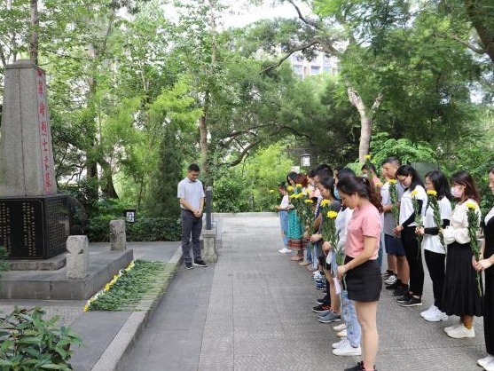 重走阳台英雄路，石岩百名党员别样庆国庆