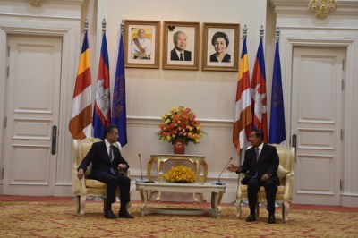 柬埔寨首相洪森会见王毅：反对强权政治和霸凌行径