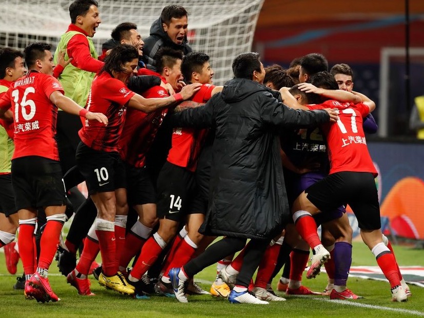 这是最刺激的上海德比，一场纯粹的比赛拯救陷入危机的中超