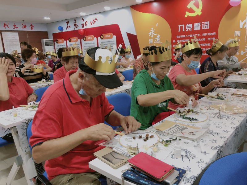 民生微实事——“福寿康宁.幸福今朝”长者DIY生日会——古风团扇