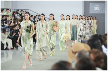 本土品牌如何挣脱萎靡再发力？2020年迪凯艺术女装给出答案