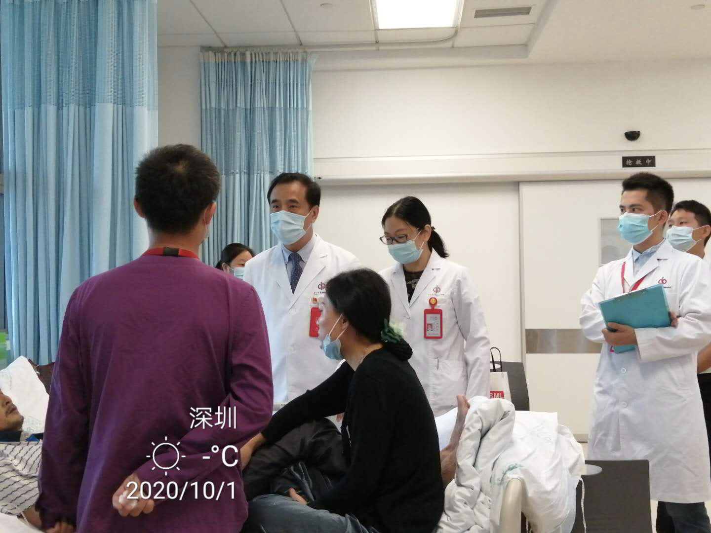 暖心院长！为一线医护人员和住院患者送上节日问候