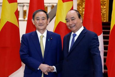 日本新首相菅义伟首次出访，与越南加强防务与经济领域合作