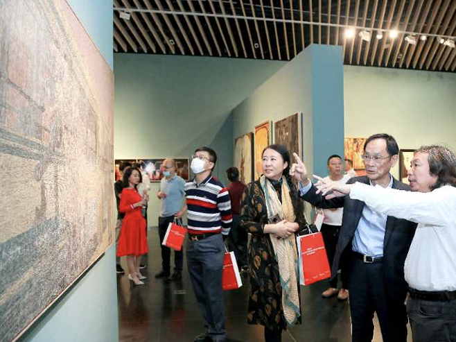 乔十光漆画艺术创新奖作品龙华展出  龙华区与清华美院共同促进漆艺产业发展