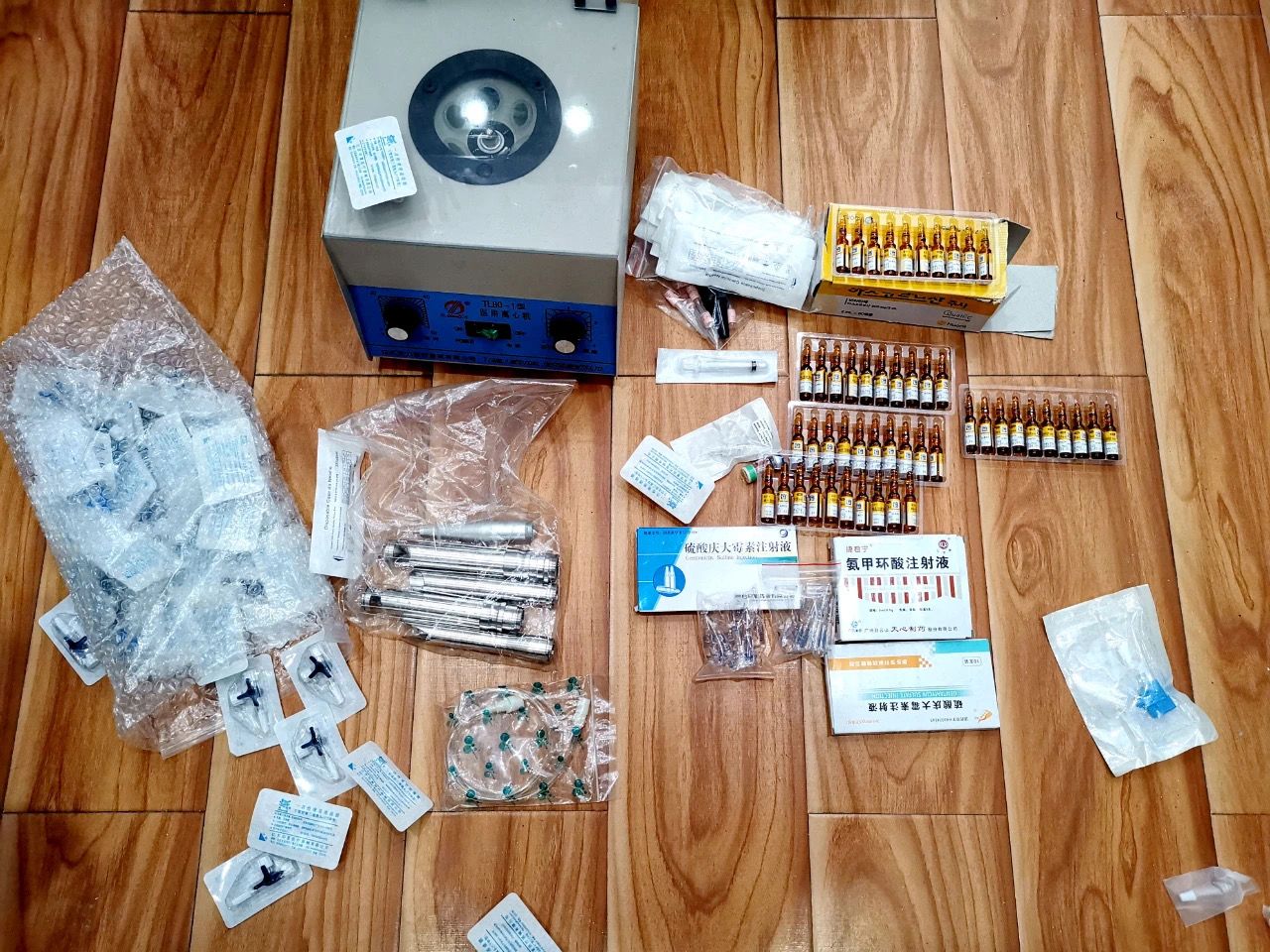 江西玉山一女子被注射玻尿酸致左眼失明，非法行医嫌疑人被抓
