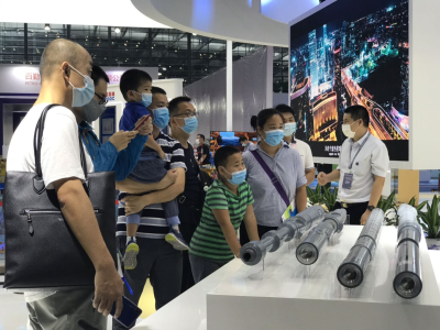 海洋科技实力圈粉！海博会首个周末公众开放日迎来大批深圳市民观展