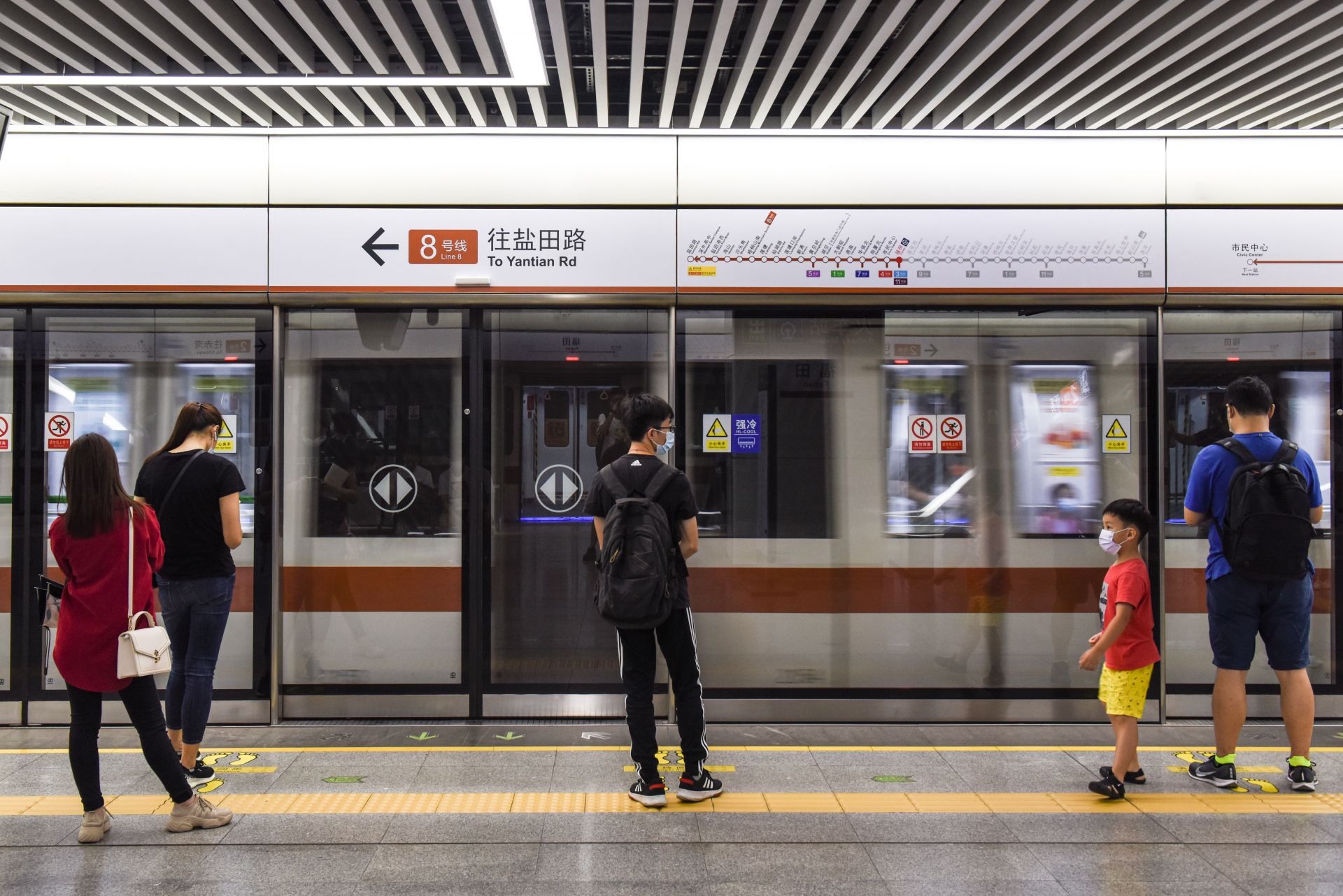 地铁2号线和8号线将贯通运营，市民乘地铁可从蛇口直达盐田