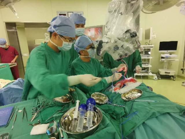 死里逃生！23岁医学生脑袋里的“不定时炸弹”突然爆炸了