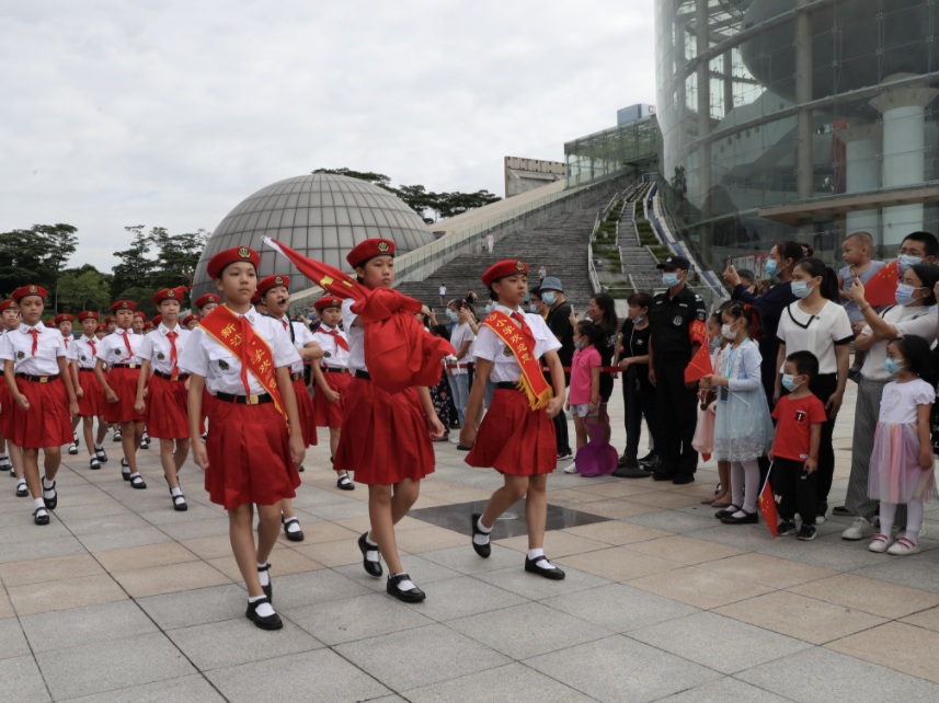 深圳少年同庆共和国71周年华诞